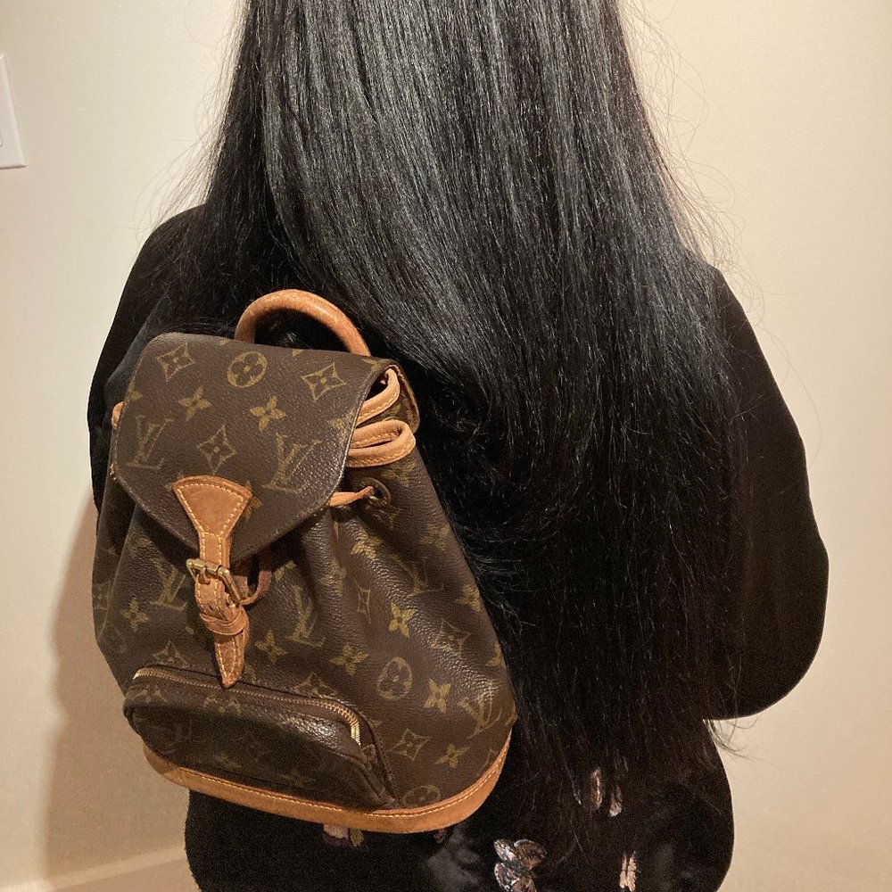 SOLD SOLD EUC LV Vintage Montsouris MM Backpack (w/ Dust Cover & Box) - Picture 2 of 16